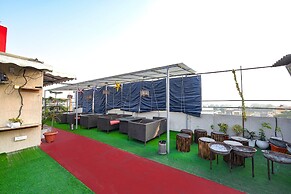 Fabhotel The Dreams