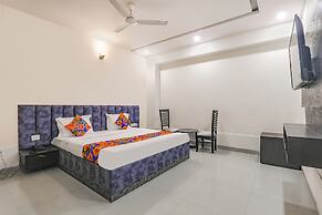 Fabhotel Silver Stone Inn