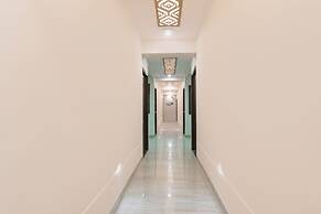 Fabhotel Silver Stone Inn