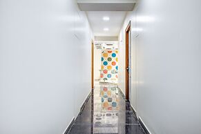 Fabhotel The White Moon