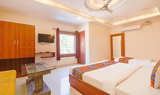 Fabhotel Royal Aanandam