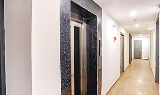 FabHotel Noida Grand