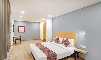 FabHotel Noida Grand