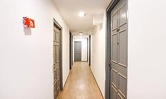 FabHotel Noida Grand