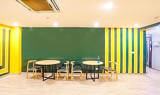 FabHotel Noida Grand