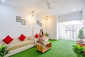 Fabhotel New Dream Palace