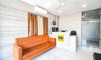 Fabhotel Dak Plaza