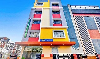 Fabhotel Dak Plaza