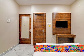Fabhotel Dak Plaza