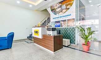 Fabhotel Cm Palace