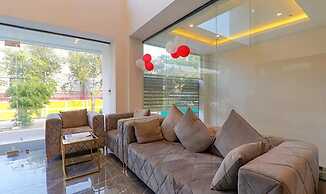 Fabhotel Pratham Inn