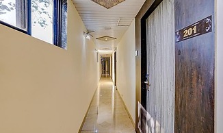 Fabhotel New Prince Palace