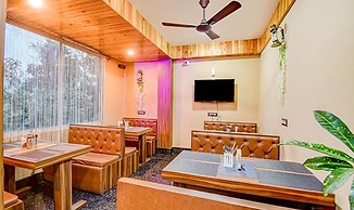 FabHotel Rikhila's Regency