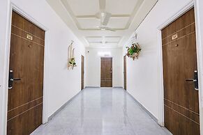 Fabhotel Golden Hitech