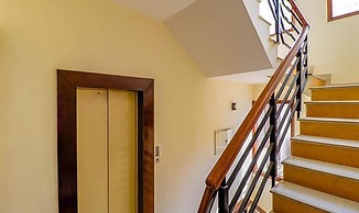 Fabhotel Imperial Inn