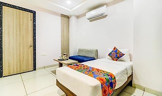 Fabhotel Meera Palace