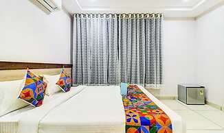 Fabhotel Meera Palace