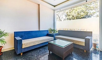 Fabhotel Meera Palace