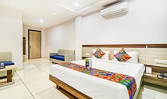 Fabhotel Meera Palace