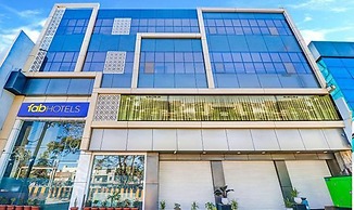 Fabhotel Meera Palace