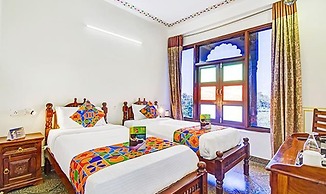Fabhotel Shree Villas