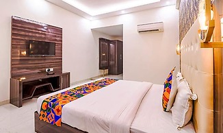 Fabhotel Swess Grand