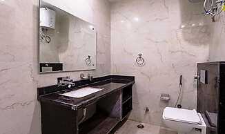 Fabhotel Swess Grand