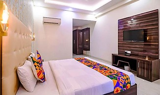 Fabhotel Swess Grand