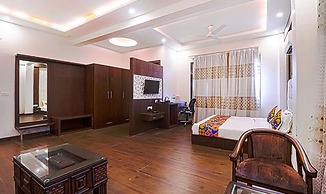 Fabhotel Swess Grand