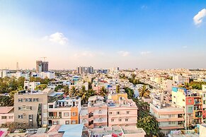 Fabhotel The Royal Suites