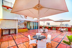 Fabhotel The Royal Suites