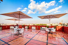 Fabhotel The Royal Suites