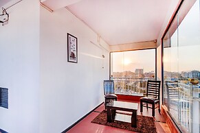 Fabhotel The Royal Suites