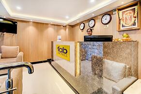 Fabhotel The Royal Suites