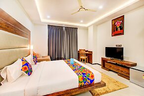 Fabhotel The Royal Suites