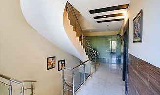 Fabhotel Posh Classic