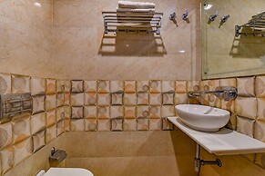 Fabhotel Wind Palace