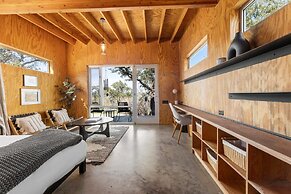 Lazo House - A Riverfront Retreat