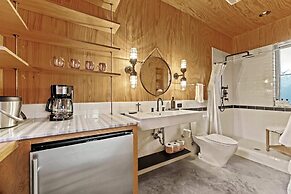 Lazo House - A Riverfront Retreat