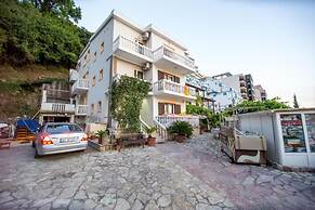 ACIKA apartments Rafailovici
