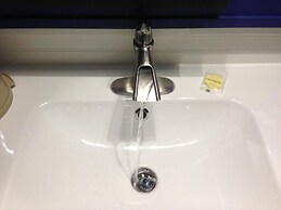 Town House Motel & Pool near Mt. Rushmore