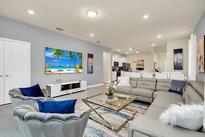 Magical Themed Villa in Windsor Isalnd