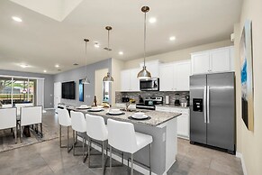 Magical Themed Villa in Windsor Isalnd