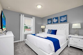 Magical Themed Villa in Windsor Isalnd