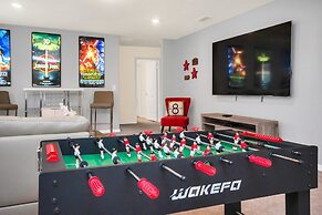 Magical Themed Villa in Windsor Isalnd