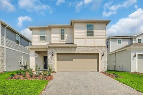 Magical Themed Villa in Windsor Isalnd