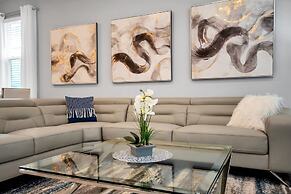 Magical Themed Villa in Windsor Isalnd