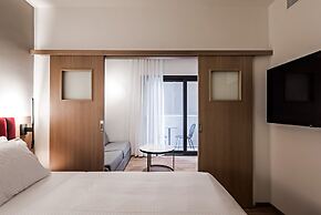 Urban Frame Acropolis