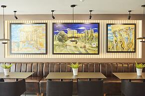 Urban Frame Acropolis