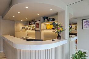 Urban Frame Acropolis